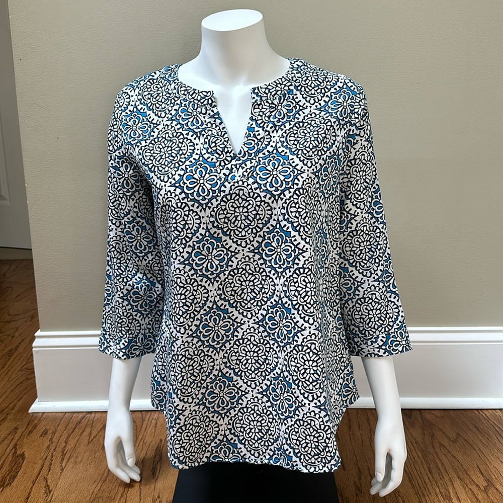 Van Heusen women’s Size L 3/4 sleeve dress blouse